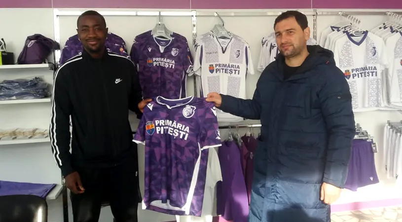 VIDEO | Sylvain Deslandes a fost prezentat oficial la FC Argeș la magazinul clubului.** Ce a spus fostul jucător al lui Wolverhampton