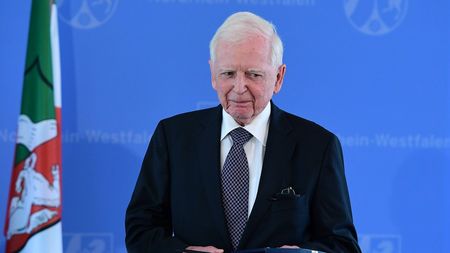 Alimentul preferat de milioane de români e factor de risc pentru cancer, conform câștigătorului premiului Nobel pentru Medicină