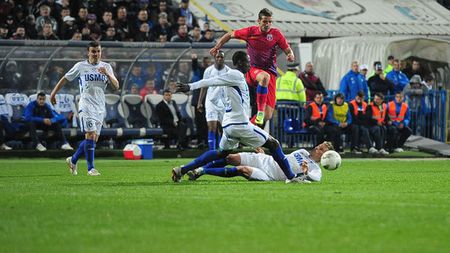 Unii cu banii, alții cu punctele!** "Presimt că anul ăsta vom lua șase puncte cu Steaua, chiar dacă ei vor lua titlul" Condescu vrea să îi facă un 'bine' lui Becali