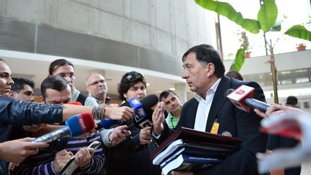 Crăciunescu îi atrage atenția lui Deaconu să nu se "frigă" la CCA:** "Sper să nu fie fraier ca mine, să-l ia valul"