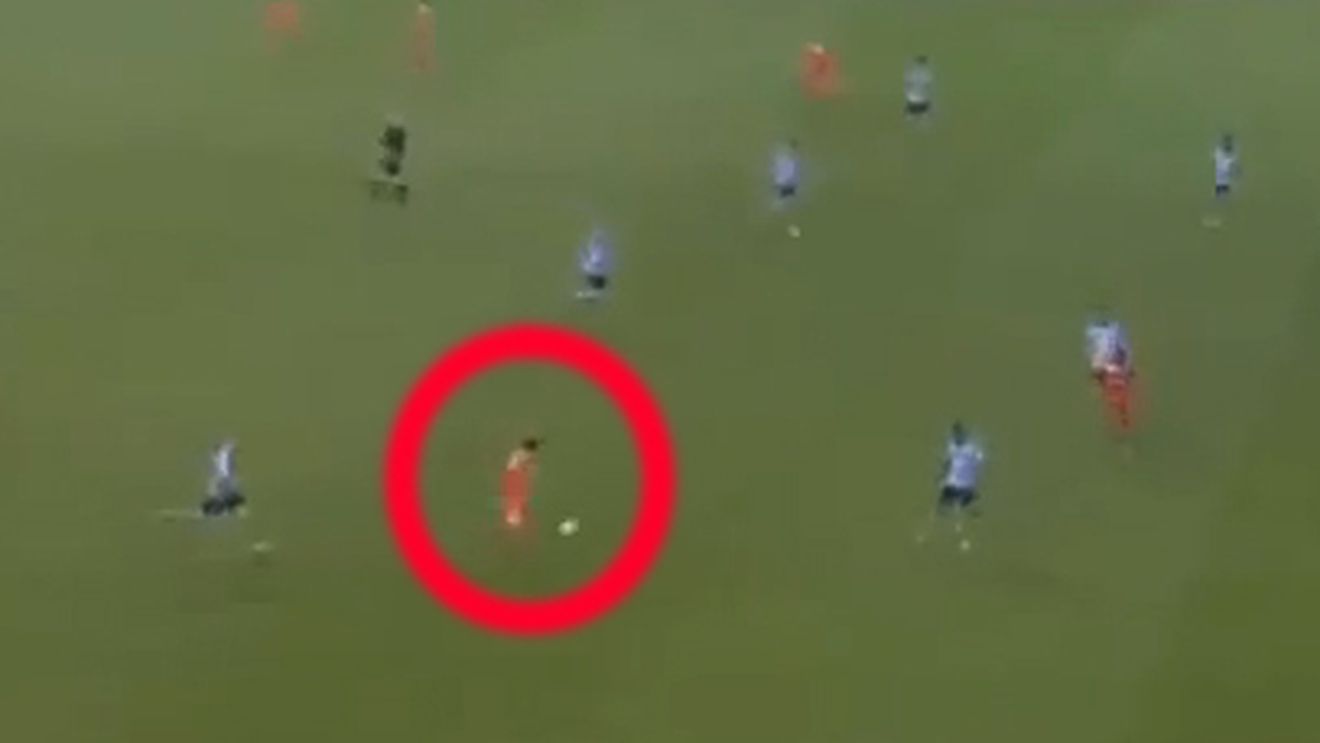 "Solo Golazo"!** Fanii au crezut că au nimerit la un meci al Barcelonei:)! Golul zilei, copie fidelă a reușitelor lui Messi