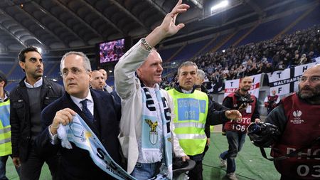 Gerrard a strâns 40.000 de lire pentru "fondul de salvare" al lui Gascoigne și primește ajutor și din Italia:** "E un patrimoniu al societății noastre"