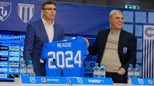 Universitatea Craiova i-a găsit înlocuitor lui Eugen Neagoe. „El e antrenorul principal!” Mihai Rotaru a anunțat când ar putea să stea „Geană” pe banca oltenilor