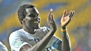 Povestea fabuloasă a fundașului pe care Gigi Becali l-a vrut la FCSB, dar Botoșani a luat pe el o avere din Cehia! Visa să fie inginer, dar a ajuns să lucreze ca livrator și să crească găini: „Mă trezeam la 4 dimineața și stăteam în frig”