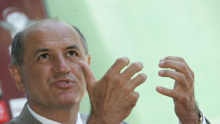 A venit, a văzut, a tăcut