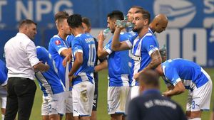 Lovitură grea pentru Mirel Rădoi! Universitatea Craiova a rămas fără unul dintre cei mai importanți fotbaliști