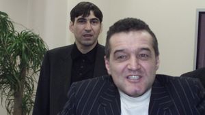 "I-am spus lui Piți să facă strategia invers la Craiova!** Dacă o să meargă acolo, n-o s-o mai facă fără bani"