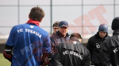 Steaua, din nou pe drumuri! Neșu îl avertizează pe Becali:** "Îi afectează foarte mult" Ce problemă trebuie să rezolve Ilie Stan pentru a împiedica o nouă revoltă