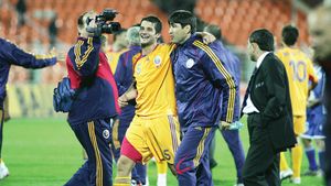 Pițurcă nu renunță la Chivu:** "Merg să-l aduc înapoi la națională!" Sandu are și el planuri pentru fundașul Interului