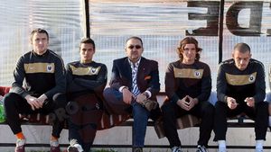 Niculescu stă pe bancă și cu Rapid:** "Abia după etapa viitoare vorbim de un nou antrenor"