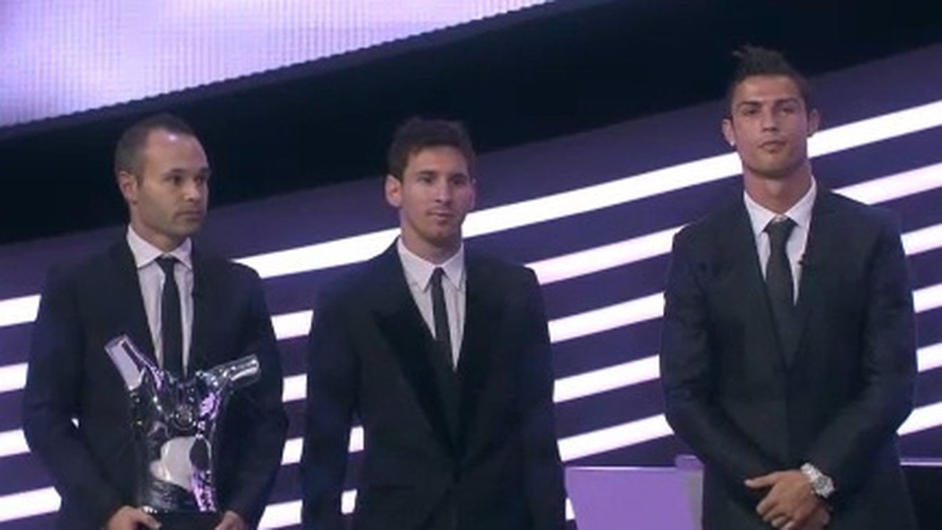 Mourinho: "Iniesta e mare, dar CR7 are tot dreptul să fie supărat pe anumite decizii"** Ce jucător l-a cucerit pe "Special": "Ar veni  și în pijamale la stadion"