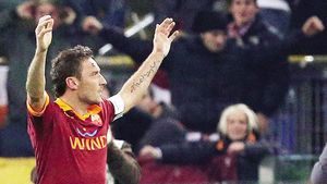 Totti, regele Romei! Căpitanul Romei a egalat în derby-ul cu Lazio recordul lui Dino Da Costa și Delvecchio: "Este cel mai frumos"