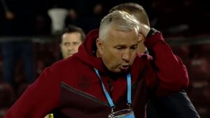 Dan Petrescu suspendat cu FCSB dintr-o eroare! Arbitrul care i-a recunoscut că a greșit. „Mi-a spus: «aveți dreptate, domnule Petrescu»”"
