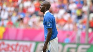 Federația din Croația cere ca UEFA să n-o pedepsească,** după ce fanii au făcut gesturi rasiste la adresa lui Balotelli: "Ă‚ia nu sunt suporterii noștri"