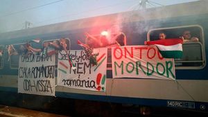 A început! Suporterii maghiari trag semnalul de alarmă, aruncă petarde și provoacă incidente în gări. Jandarmii din gara unde sosesc ultrașii au cerut întăriri de urgență | VIDEO