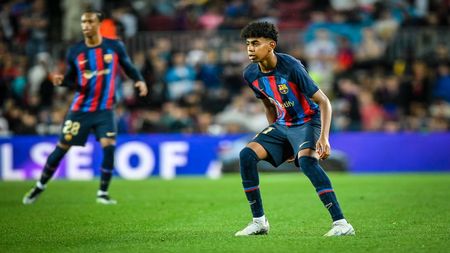 Cine este Lamine Yamal, cel mai tânăr debutant din istoria Barcelonei! Cum s-a descurcat la primul meci noua „perlă” a catalanilor și ce a zis Xavi | SPECIAL