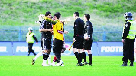 Bornescu îi atrage atenția lui Șumi: "Rotația ne scoate din formă"