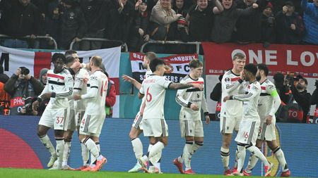 De ce Manchester United nu a plecat din București imediat după victoria cu FCSB: „Unii jucători vor fi supărați, dar e mai bine așa”