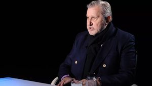 Ilie Năstase, film documentar despre viața lui care va apărea în 2023! Se va numi "Nasty" și e realizat de un cunoscut regizor român. Nadia Comăneci a dat deja startul mărturisirilor special pentru această peliculă | EXCLUSIV