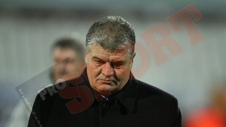 Andone pune tunurile pe jucători:** "M-au dezamăgit!" VEZI ce obiectiv au "câinii" în următoarele 3 meciuri!