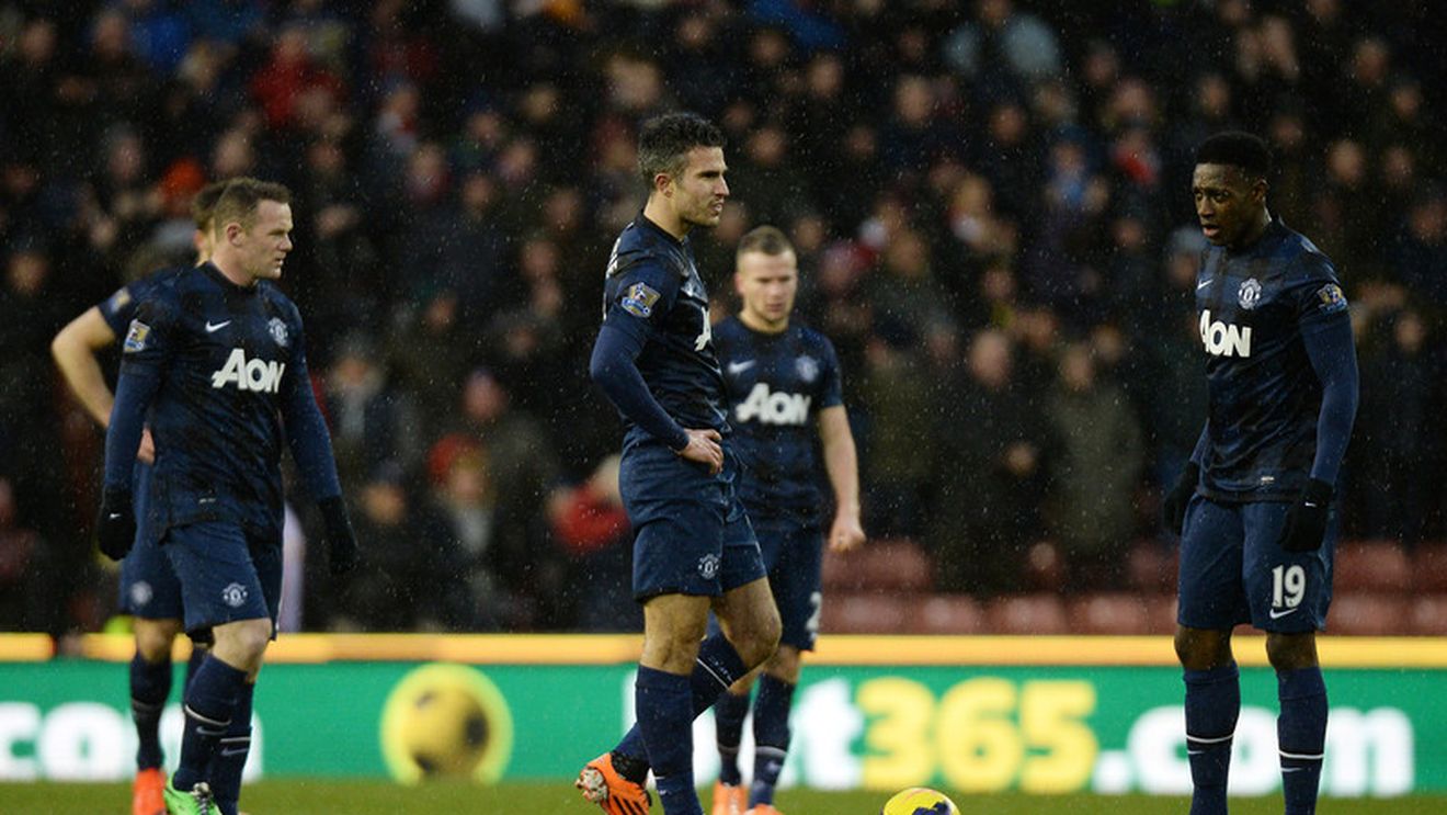 Ruptură totală la Man United. Van Persie a răbufnit la adresa coechipierilor săi după umilința din Grecia: "Unii dintre ei mă încurcă pe teren"