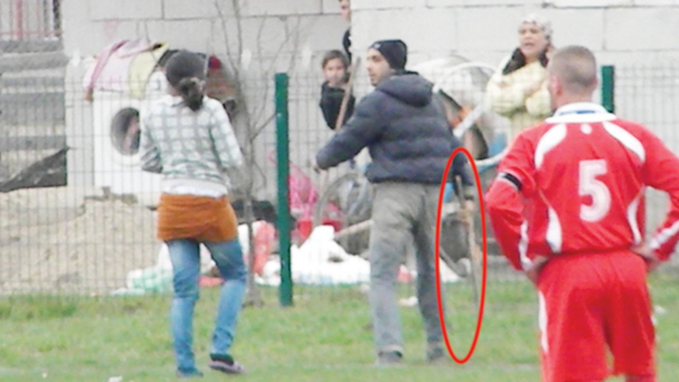 Săteanul căruia nu-i place fotbalul a pățit-o! "Ultrasul" care a alergat cu toporul după fotbaliști a primit astăzi o veste care-l va liniști