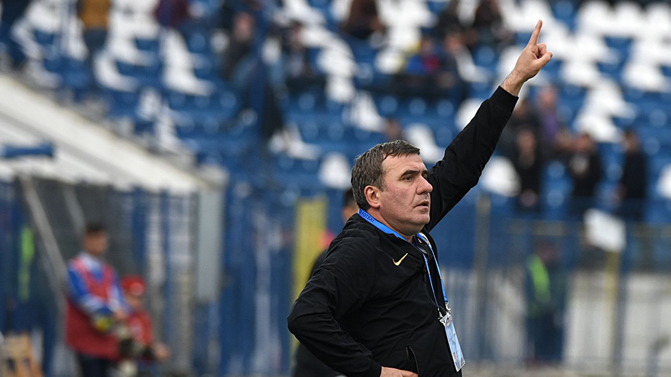 FOTO | El e noua "perlă" a "Regelui"! Are 16 ani și a debutat deja echipa mare a Viitorului. Hagi: "Un super jucător foarte tânăr, talentat!"