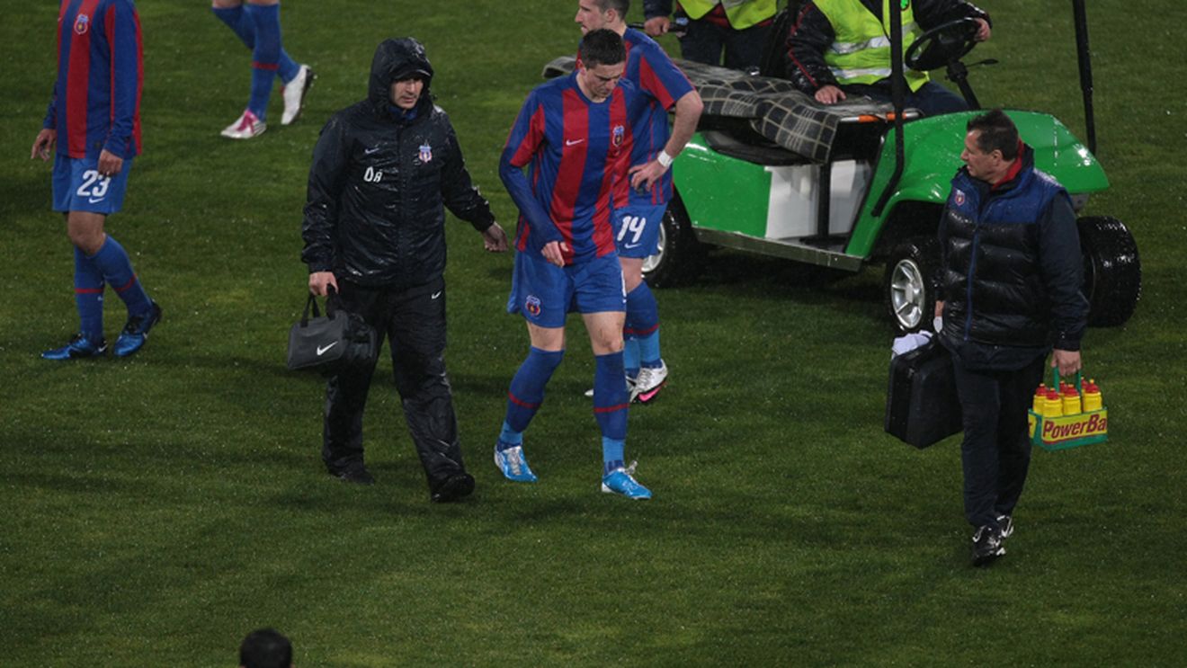 Stan, forțat să improvizeze din minutul 2!** Steaua a pierdut doi oameni de BAZĂ‚ în 25 de minute! Gardoș și Tatu s-au rupt!