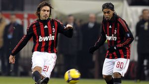 Transferuri BOMBĂ‚ în iarnă! Pirlo și Ronaldinho vin în Europa! Cine anunță: "Avem ok-ul lor"