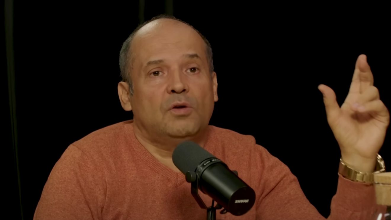 Radu Banciu a trecut de la Simona Halep la românii din Zanzibar. Un alt derapaj al moderatorului: „Cei care merg acolo sunt proști ca noaptea”