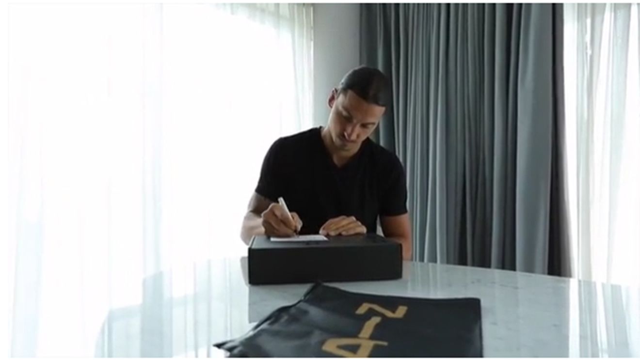 Ibrahimovic a început războiul psihologic cu rivalii de la City! VIDEO | "Pachetul special" trimis pe adresa lui Bravo