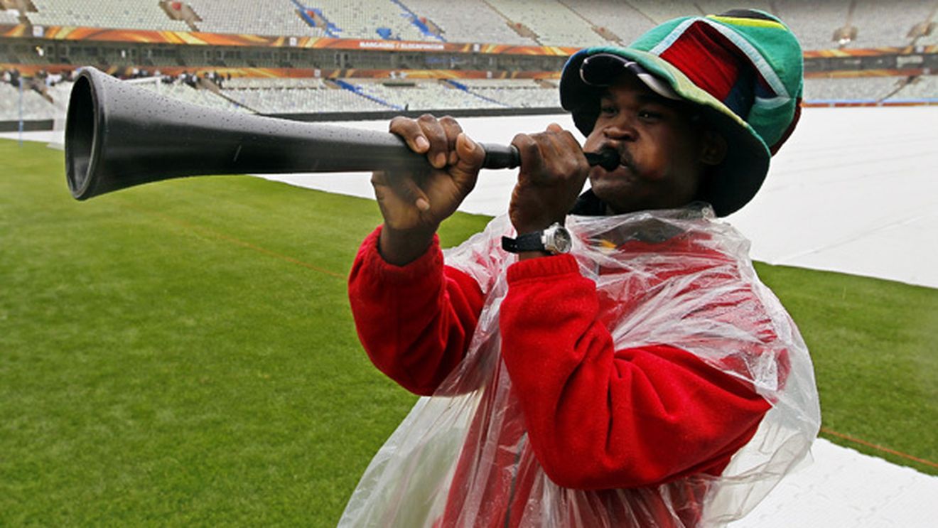 Vuvuzela 'tunată'!  Un rus a dat 30.000 â‚¬ pentru o trompetă îmbrăcată în aur alb!