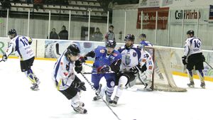 Legea junglei pe... gheață!** Ciucul a folosit jucători pe „fals" în trei meciuri din Liga MOL