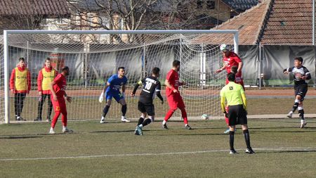 Fost fotbalist din Liga 1, încătușat, dus la secție și amendat de poliție după ce a fost implicat într-un scandal în oraș, aproape la 4 dimineața