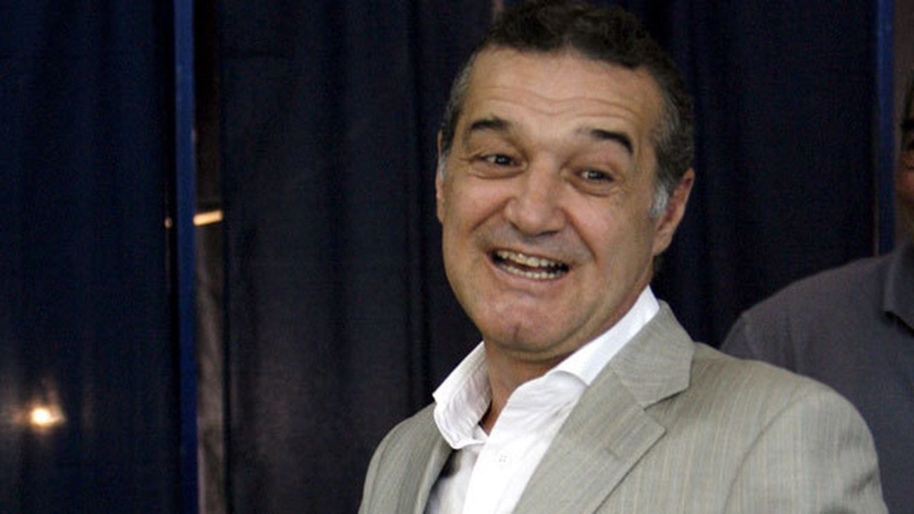"M-am înțeles cu 'nea Jean, Moraes vine la Steaua"** Becali vrea și trei jucători de la Știința