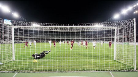 Televiziunea dictează data de disputare a partidei "U" - CFR!** Amânat de eternul derby: meciul care va decide titlul se va disputa vineri, 18 mai!