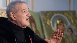 Antrenorul dorit de Gigi Becali la FCSB a venit la Dinamo – Universitatea Craiova! Lângă cine a stat tehnicianul