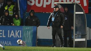 Gheorghe Hagi le răspunde suporterilor giuleșteni după ce au făcut scandal la Farul - Rapid: „Să nu uite asta! Nu putem să facem astfel de gesturi, nici ei nu fac”