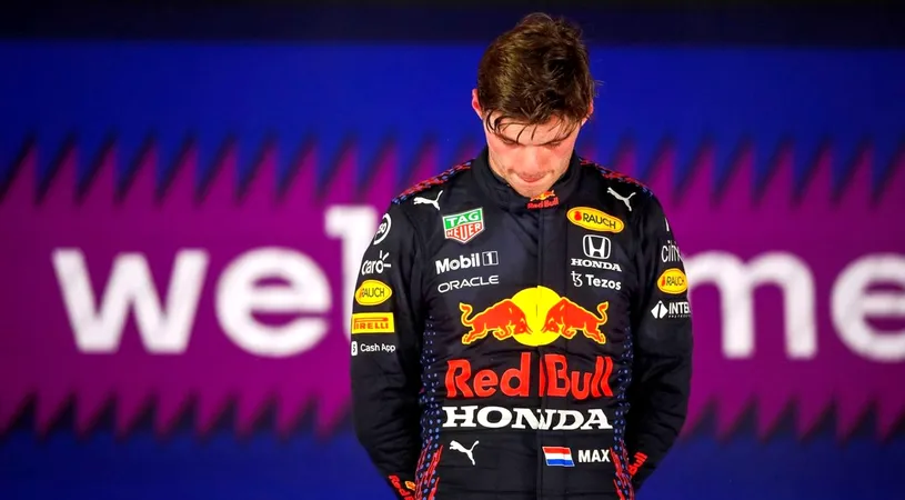 Max Verstappen, cum n-a mai fost văzut în Formula 1! Ce a făcut când Lewis Hamilton a deschis șampania pe podium | VIDEO