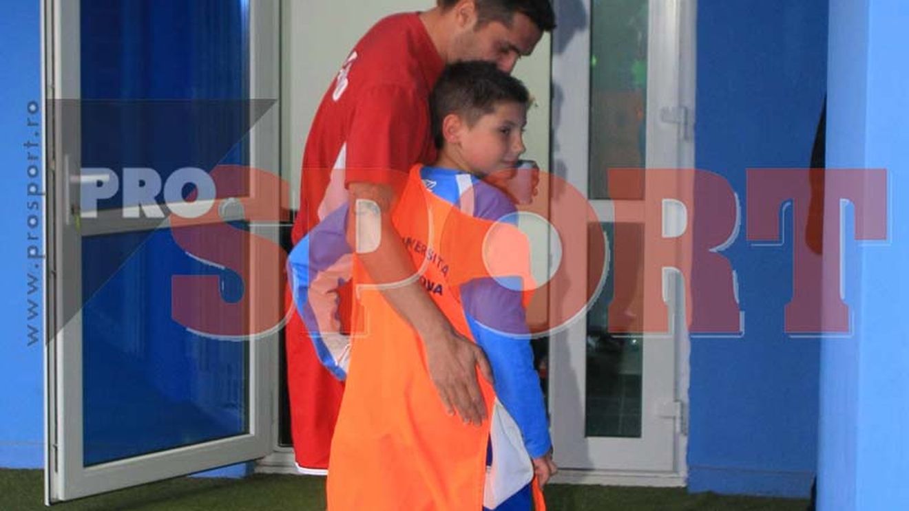 FOTO** Niculescu Jr, copil de mingi la Craiova - Dinamo!