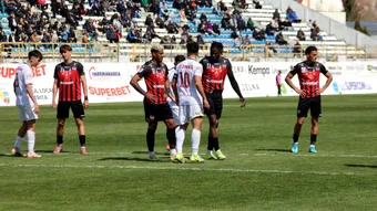 Evoluțiile slabe din play-out nu-l destabilizează pe Nicoale Grigore. E convins că CS Gloria Bistrița va produce surpriza la Târgu Mureș: ”Așa cum s-a mai întâmplat în acest sezon”