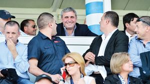 Cum s-a născut echipa cotată de cinci ori mai puțin decât Steaua:** "E greu, Gică, să ții un club!" Momentele de referință care au marcat destinul din fotbal al Regelui