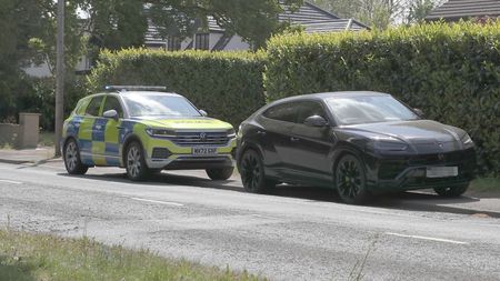 Milionarul s-a făcut de râs! Polițiştii i-au confiscat maşina Lamborghini Urus de 413.000 de euro pentru că nu avea asigurare