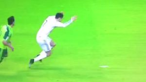VIDEO | Simulare de tot râsul a finalistului la Balonul de Aur, Cristiano Ronaldo. A păcălit uimitor arbitrul și a obținut penalty 
