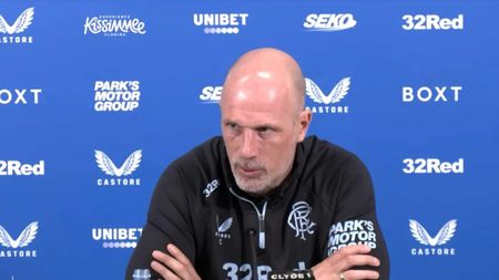 „Nu le ştiți voi pe toate!". Antrenorul lui Ianis Hagi i-a pus la punct pe fanii care au huiduit decizia luată de antrenorul lui Rangers