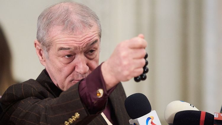 Rapidistul în care fanii giuleșteni au aruncat cu bulgări n-a stat pe gânduri când a fost întrebat: „Dacă te sună Gigi Becali să vii la FCSB, ce faci?”