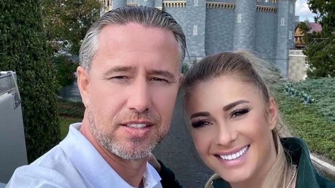 E o realitate paralelă? Anamaria Prodan e convinsă că Laurențiu Reghecampf va renunța: își va părăsi actuala iubită și se va întoarce la ea. „Atunci, nimeni nu va scăpa nepedepsit!” Ce se întâmplă acum la terasele de fițe din București