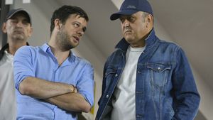 Oficialii Rapidului, măsuri împotriva ultrașilor lui FC U Craiova care au vandalizat autocarul echipei din Giulești. „Nu este normal! O să depunem o plângere!”