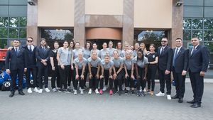 CSM București, "on fire" în Budapesta! Emoții la primul antrenament.
Unele cluburi din România au făcut presiuni la federație pentru a schimba programul stabilit inițial în acest weekend