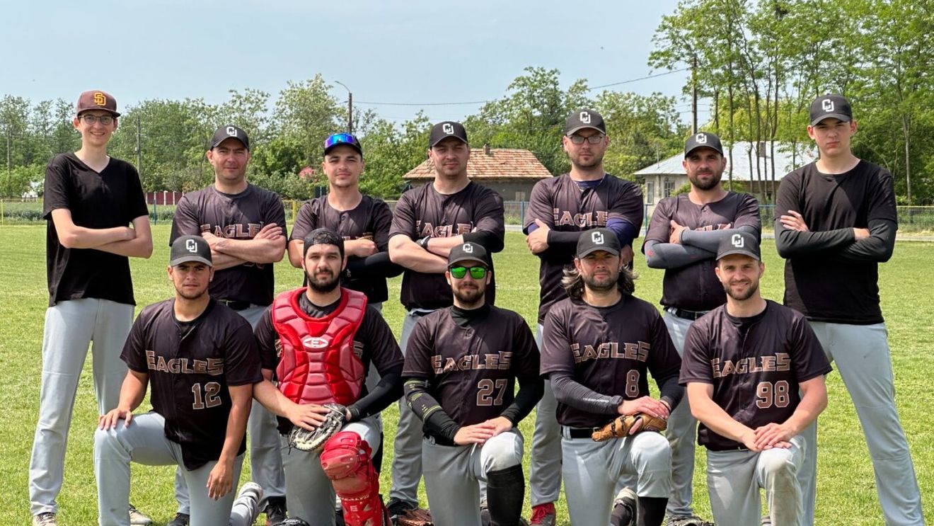 Eagles Cluj, câștigătoarea primului turneu din Campionatul Național de Baseball! Premieră în acest sport: trei frați au fost pe teren la două echipe diferite | GALERIE FOTO
